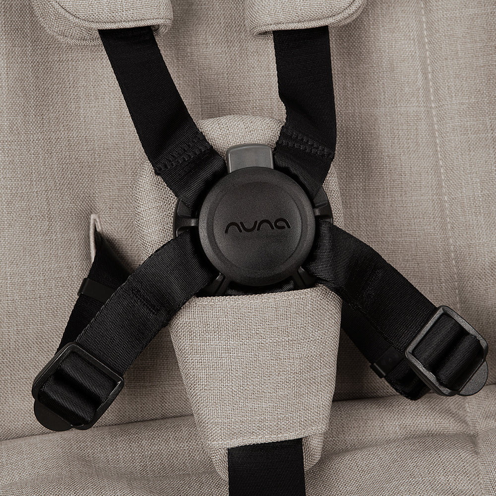 Nuna carrinho de passeio compacto TRVL  até 22,7 kg