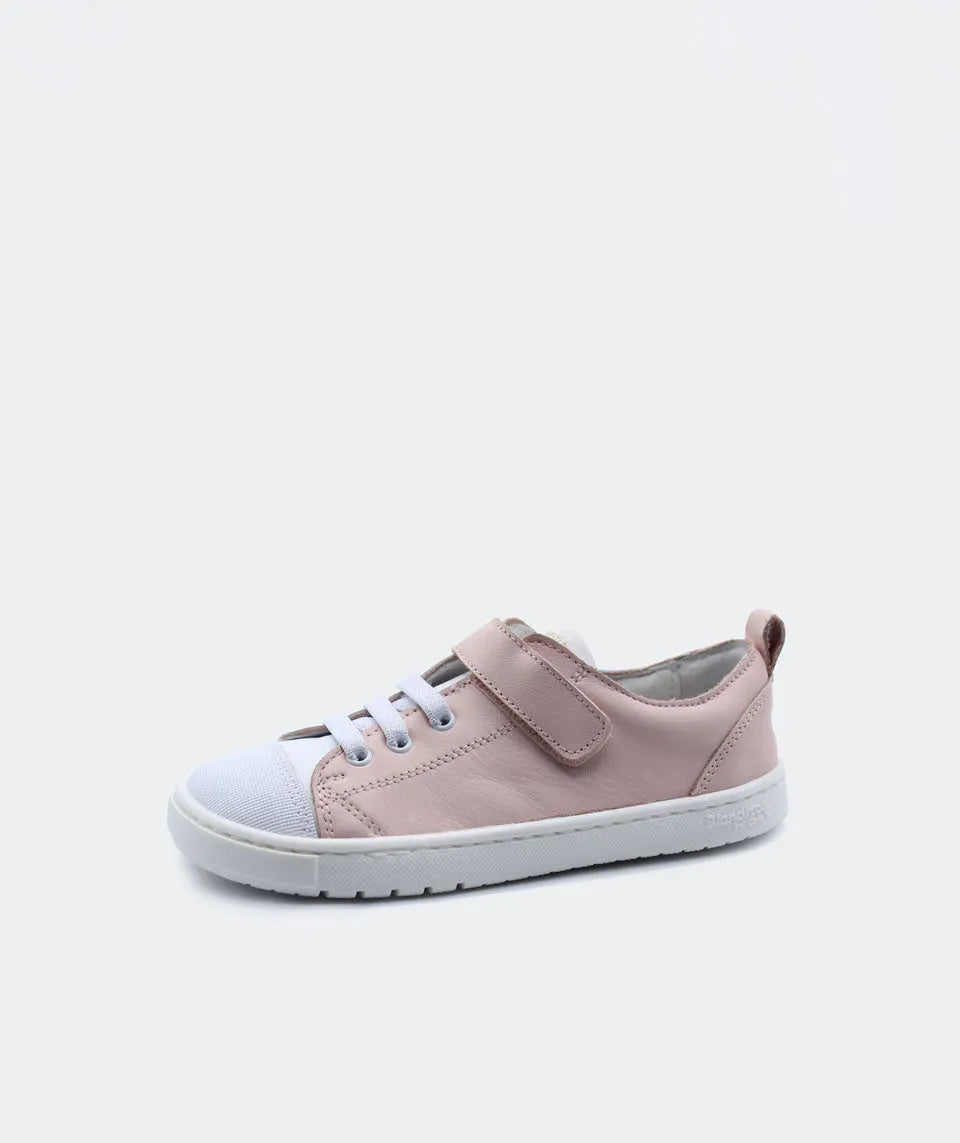 Sapatilha Blanditos Venecia estilo Baby (rosa claro) de perfil. Calçado infantil barefoot respeitador, com velcro, sola branca e biqueira larga. Calçado Barefoot.