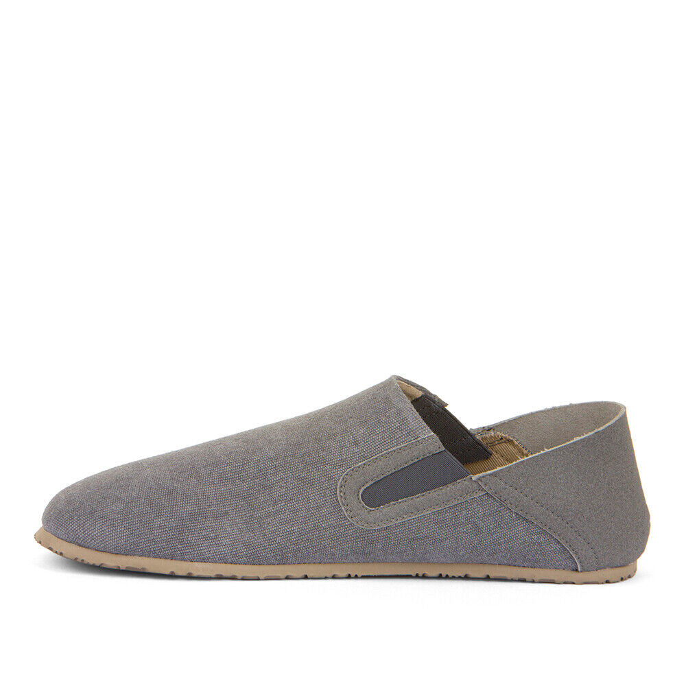 Sapato Froddo Barefoot Slip-On Flexy Grey, vista lateral direita contra fundo branco, destacando o design minimalista.