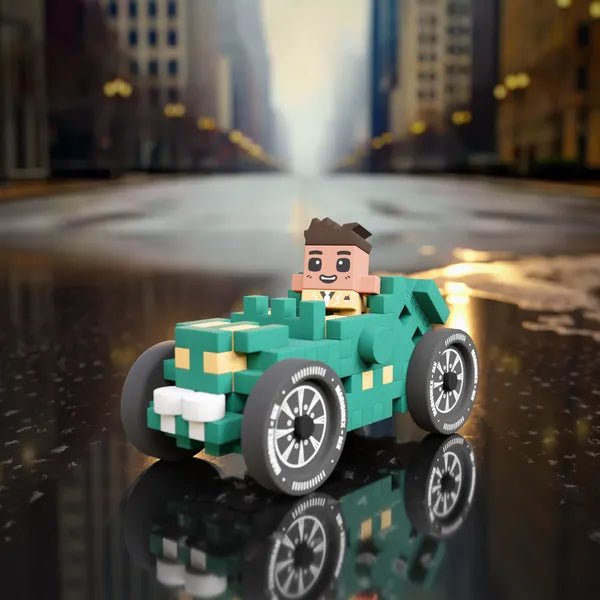 Carro Mini Waffle Old Timer - Richard construído, em cenário urbano. Detalhe do personagem Richard ao volante do veículo verde e creme.