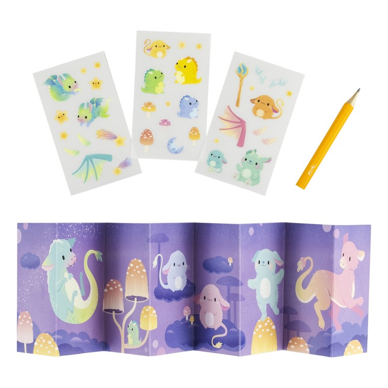 Três folhas de autocolantes com criaturas mágicas e o cenário dobrável de fundo roxo com estrelas e cogumelos.