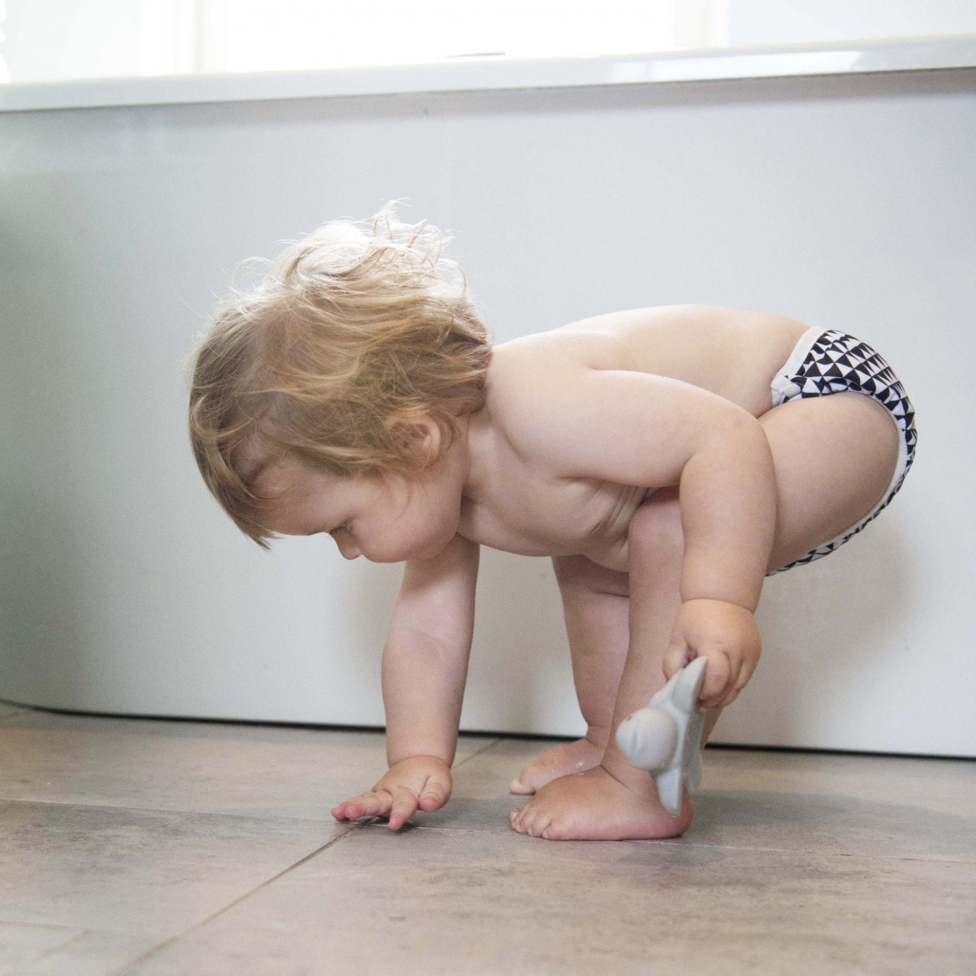 ImseVimse Cueca / fralda reutilizável de praia / piscina Triângulos pretos e brancos 6-10kg