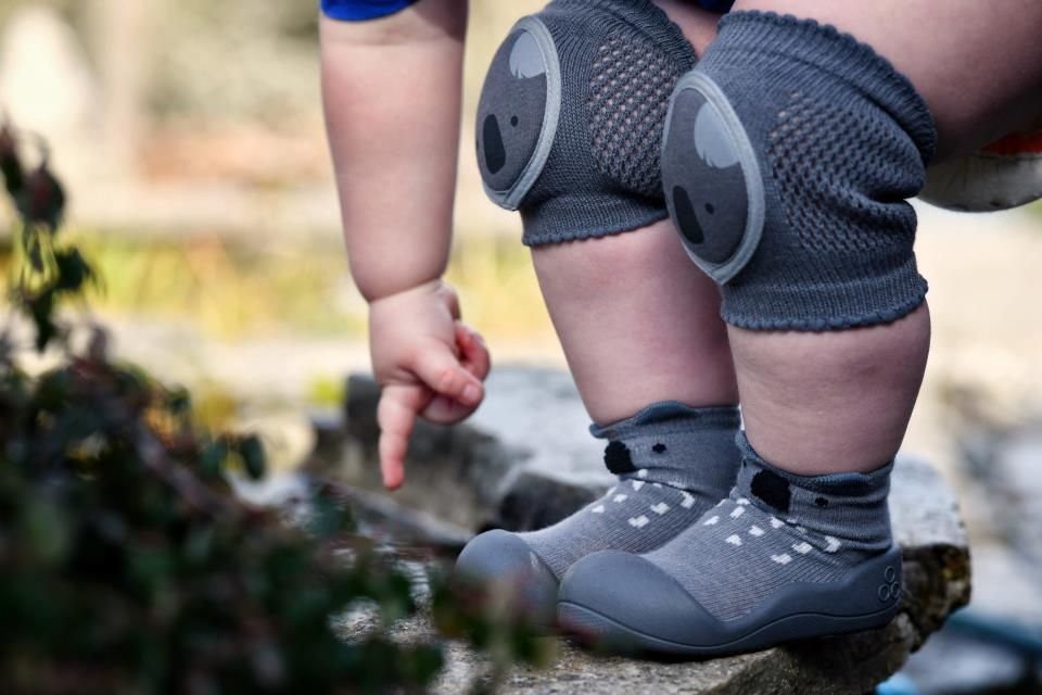 Atticat Joelheiras Koala Gris