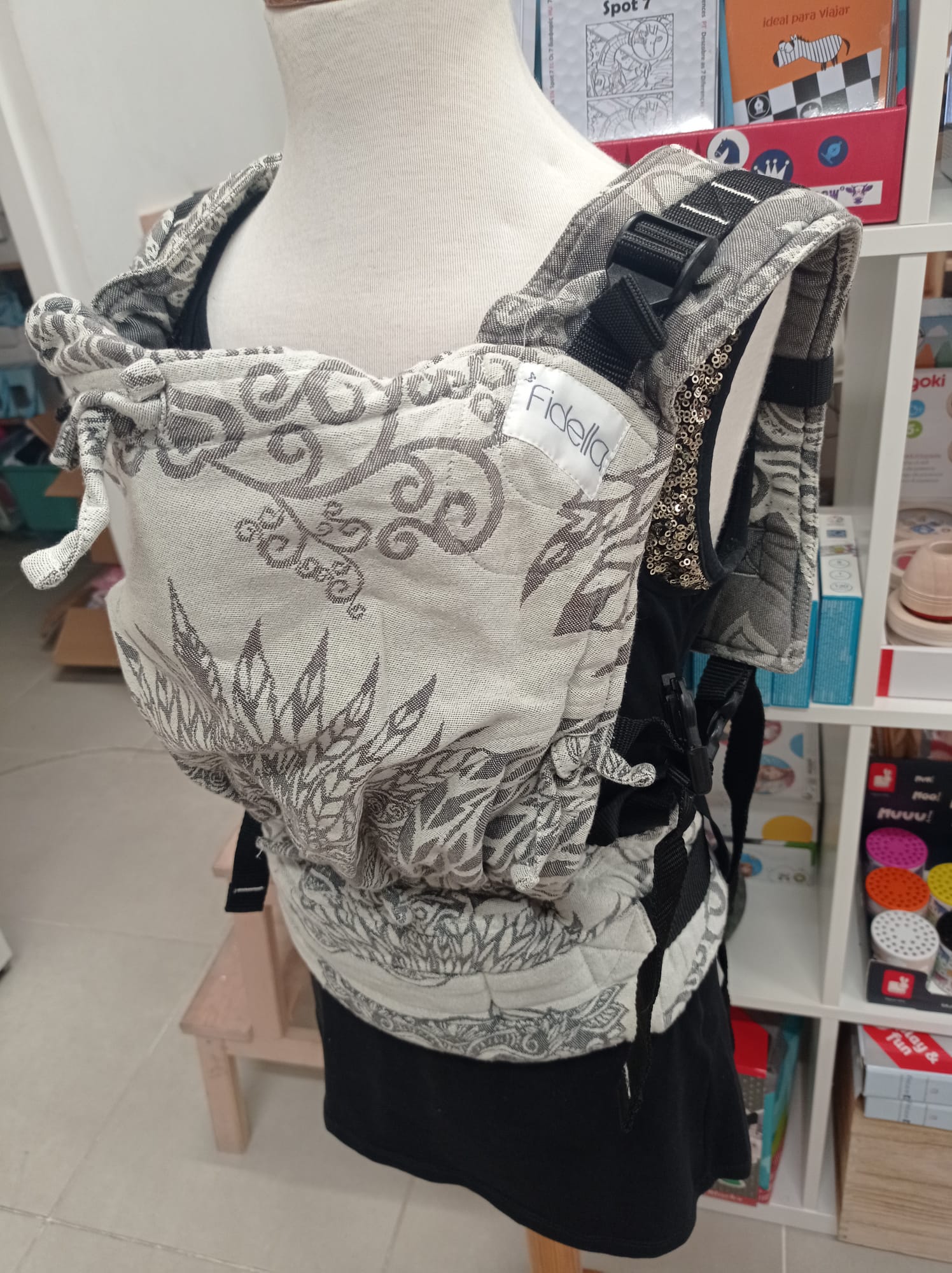 Baby carrier rental - babywearing