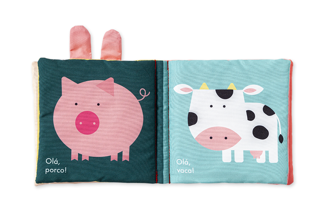 Páginas interiores em tecido do livro Olá, Animais! Quinta