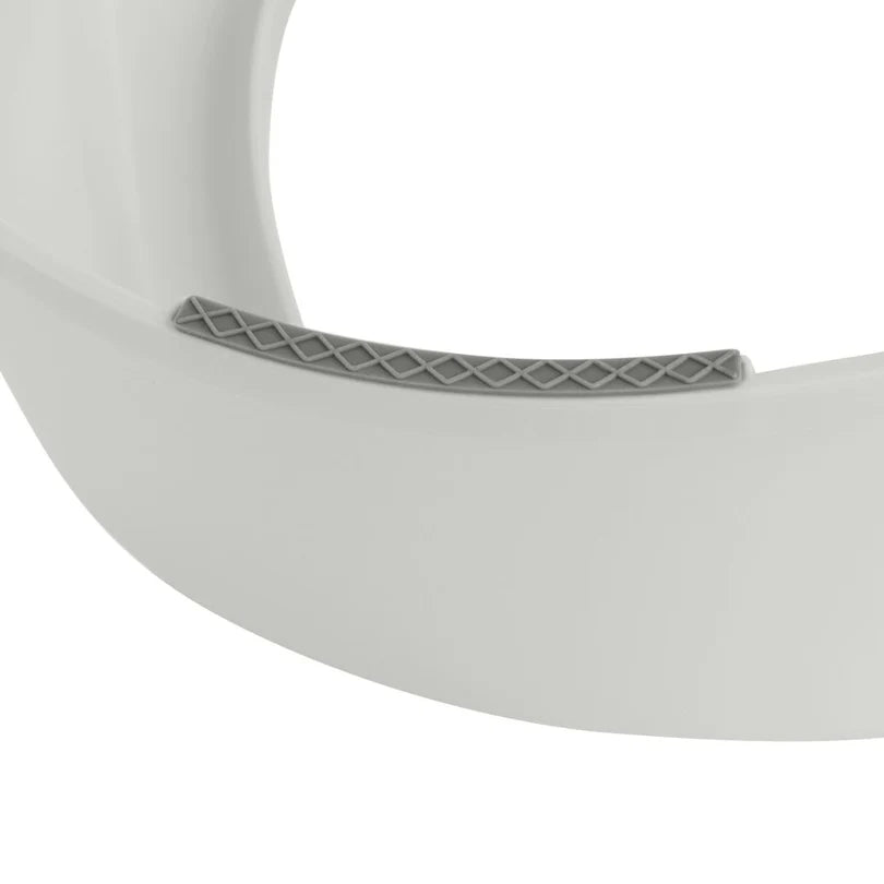 Detalhe da borda do pote, mostrando um inserto de borracha cinzenta com padrão de losangos, provavelmente antideslizante.