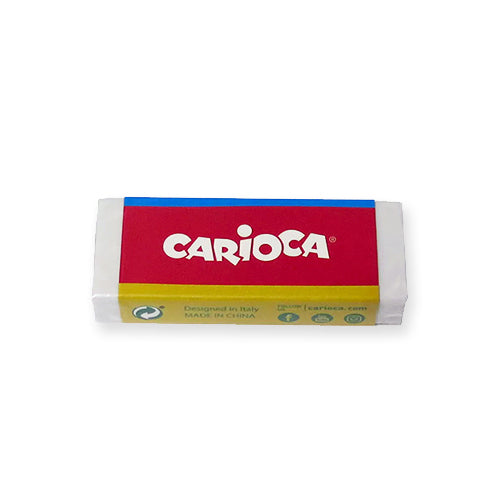 Uma borracha grande Carioca Brracha para lápis, com invólucro vermelho e azul, destacando a inscrição "Designed in Italy" e "MADE IN CHINA".