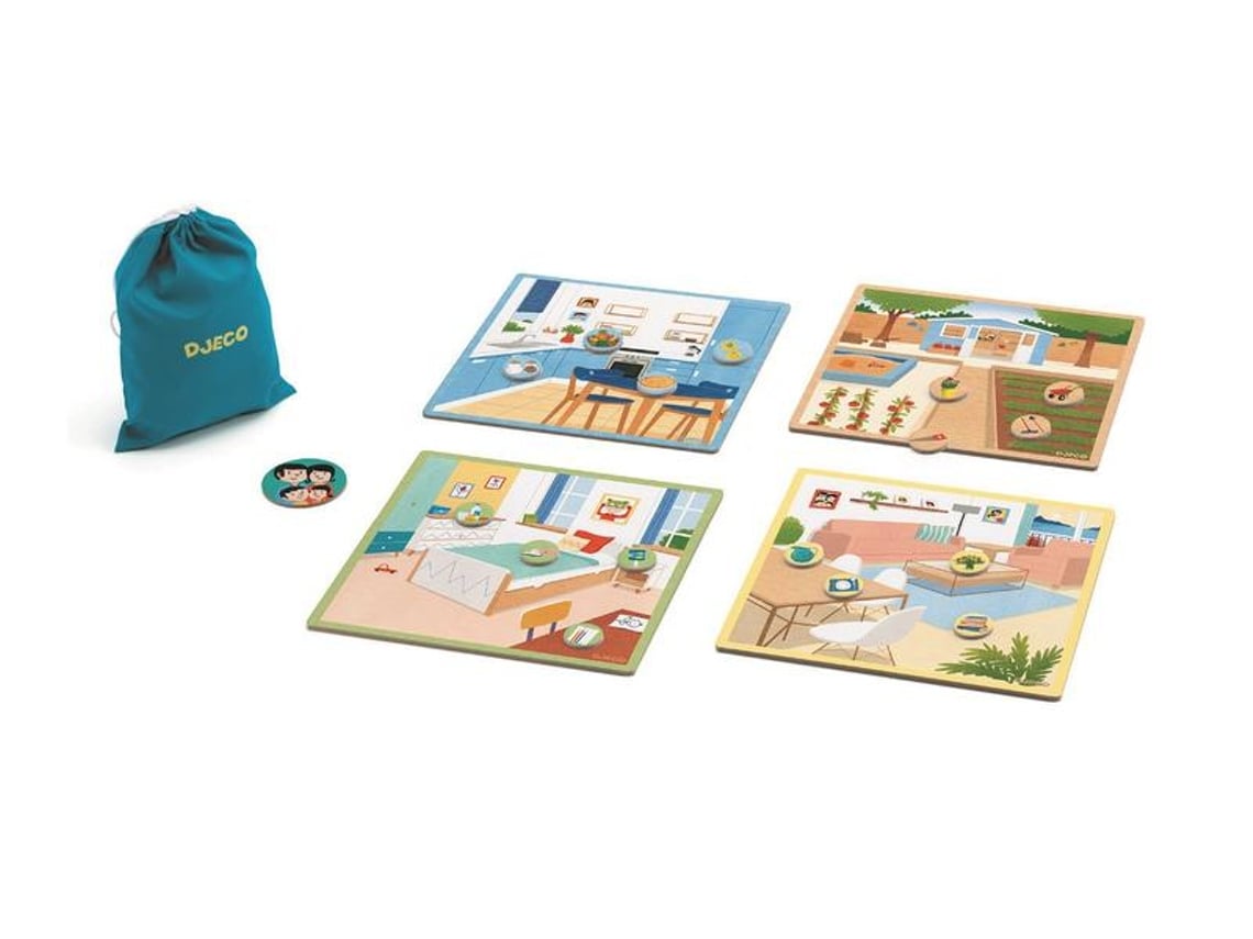 Componentes do jogo Djeco Tapikékoi, incluindo um saco de pano azul com o logótipo Djeco e quatro tabuleiros de jogo ilustrados com diferentes divisões de uma casa e objetos.