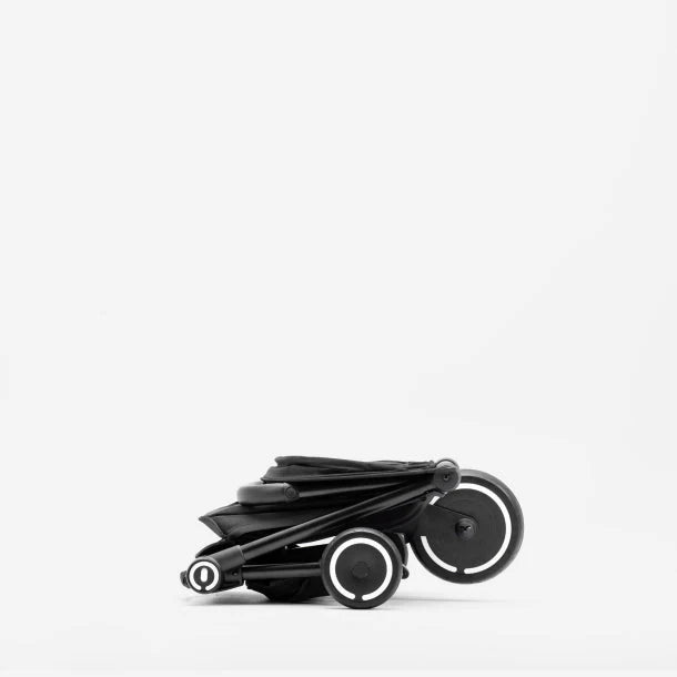 SMARTRIKE TRAVELER Compact stroller with tricycle - up to 22kg