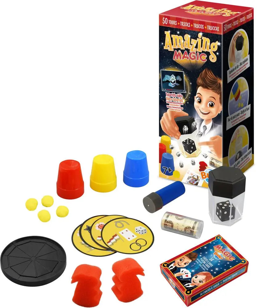 Vista geral dos componentes do Kit de Magia Buki Amazing Magic, incluindo copos coloridos, cartas, dados, varinha e caixa principal.