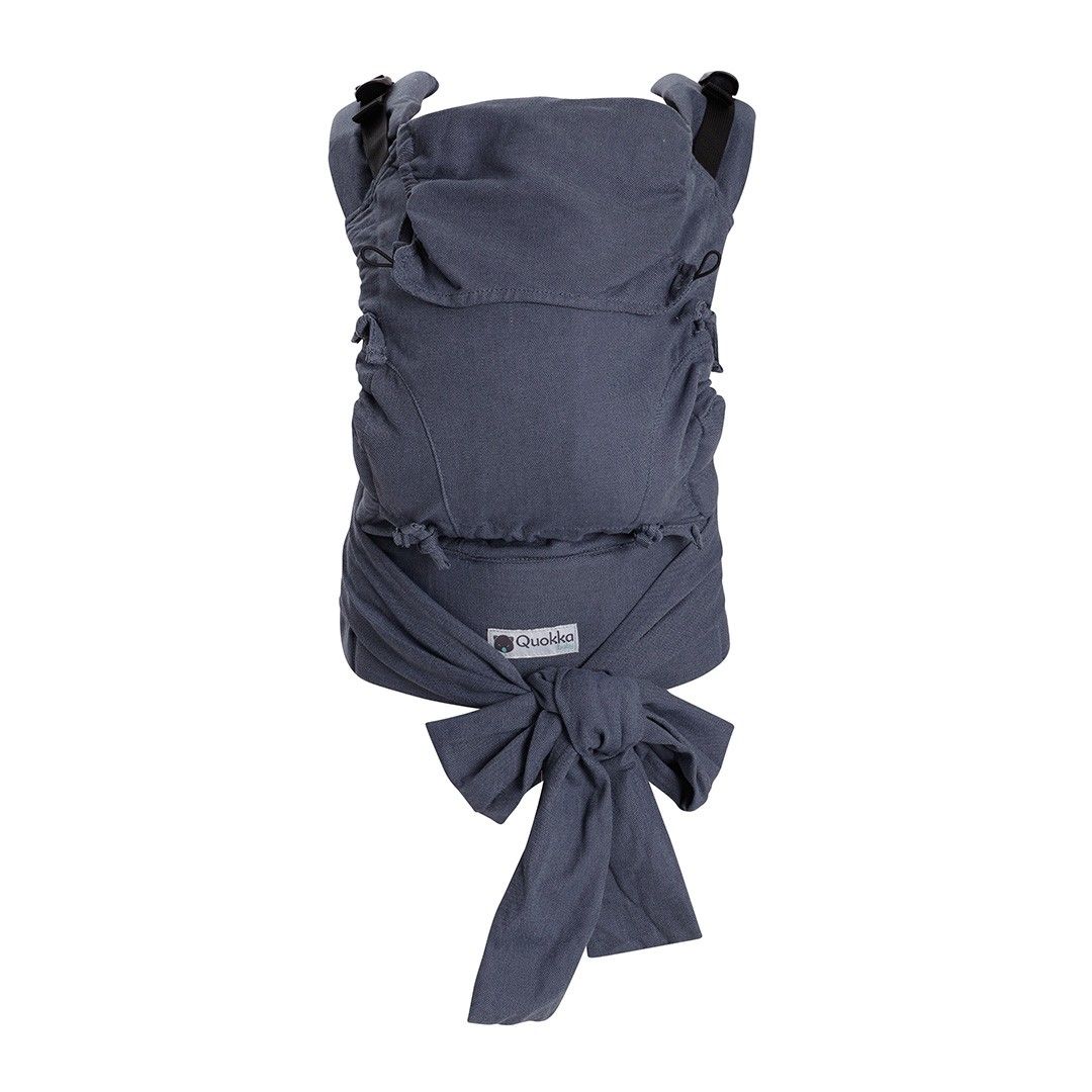 Pormenor do painel e das tiras do mei tai Quokkababy Mei Carrier denim