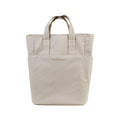 Mochila maternal Love and Carry bege, vista de frente