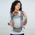 Mochila ergonómica Love and Carry ONE Evo na cor Wave, vista de frente, com painel ajustável e alças acolchoadas