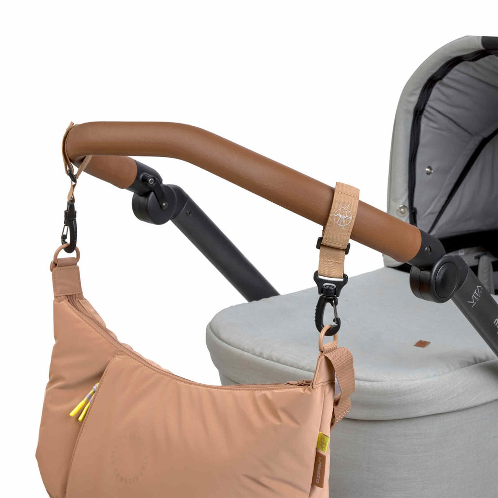 Bolsa de Maternidade Lassig Crossbody Lunua na cor amêndoa, fotografia 5 de 8 do produto
