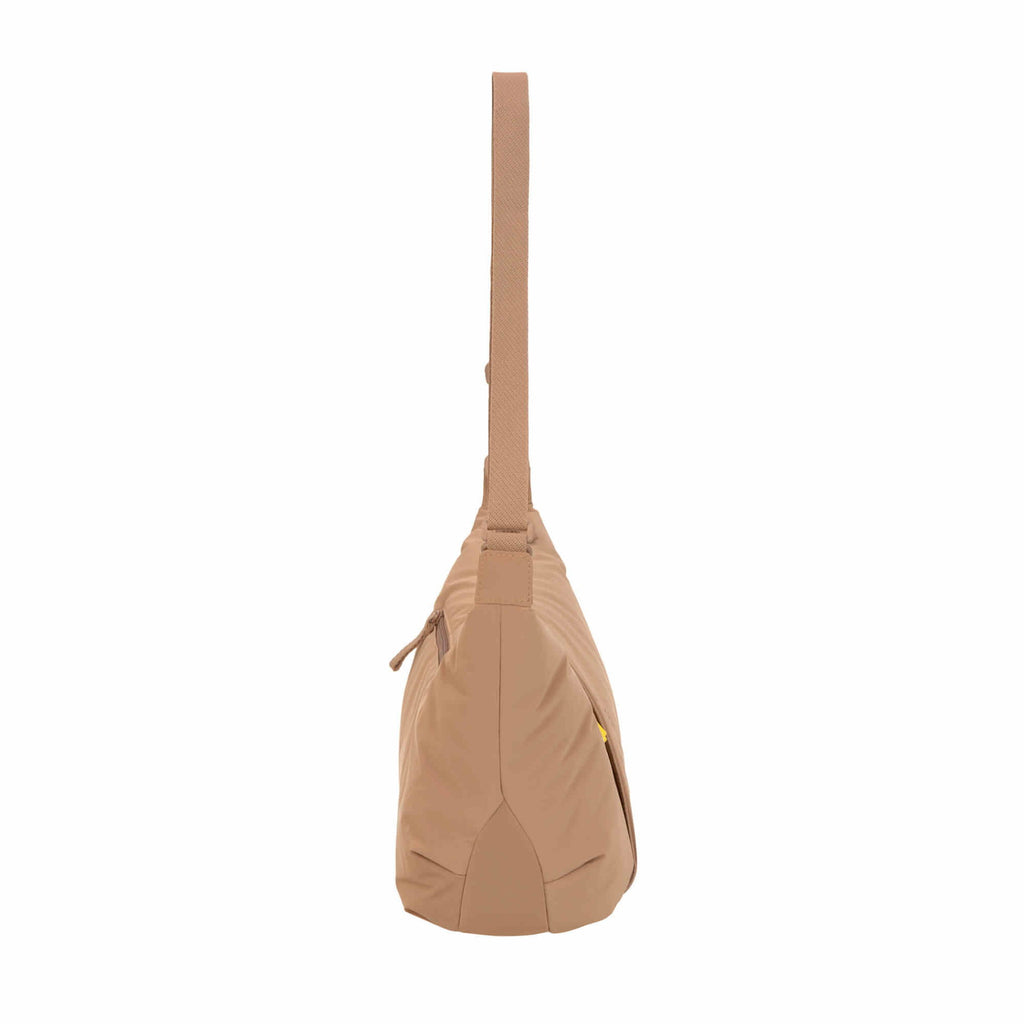 Bolsa de Maternidade Lassig Crossbody Lunua na cor amêndoa, fotografia 8 de 8 do produto