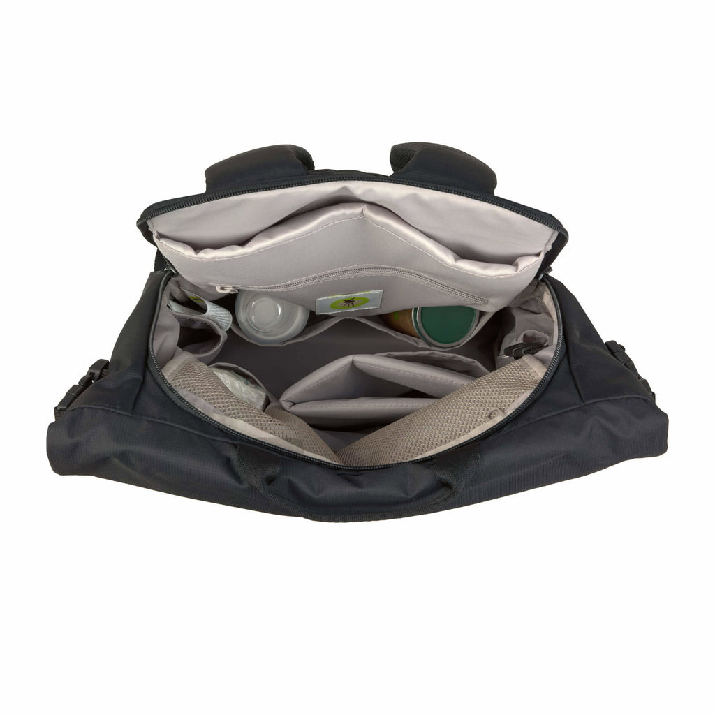 Mochila de Maternidade Lassig Outdoor Rolltop na cor preto, fotografia 8 de 8 do produto