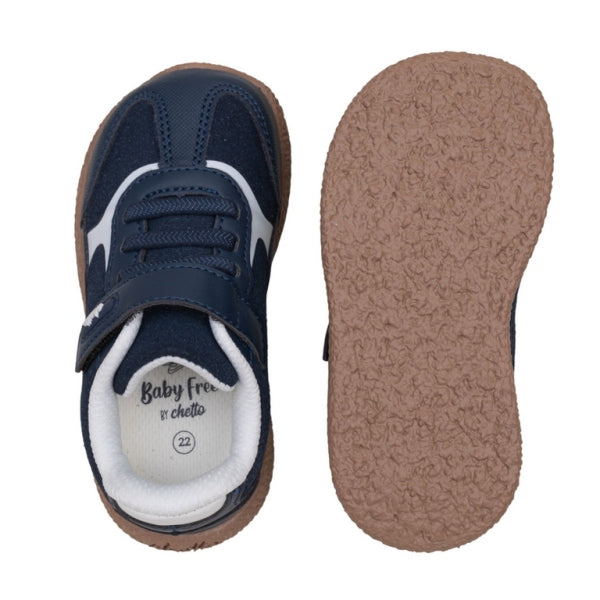 Sapatilha barefoot Chetto Mesh em azul marinho, vista de cima e sola de borracha em cor caramelo