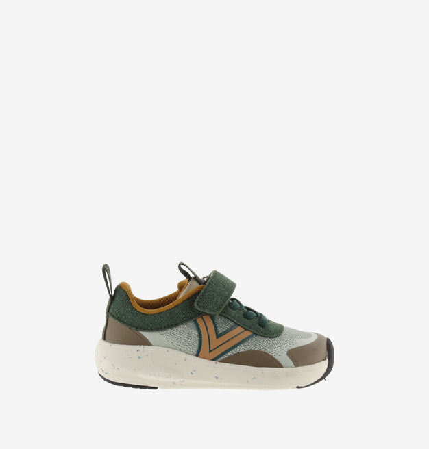 Victoria Barefoot Kai Botella Sports Sneakers