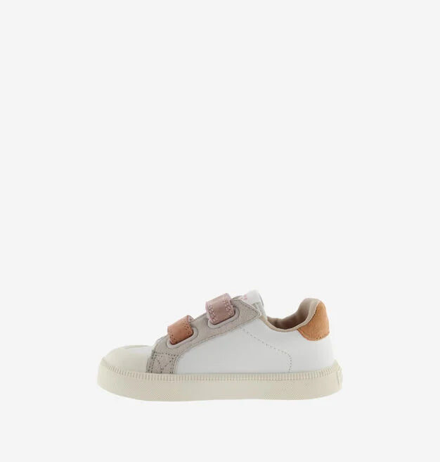 Sapatilha infantil Victoria Barefoot Oliver rosa e bege, vista de perfil oposto, mostrando o calcanhar em tom castanho.