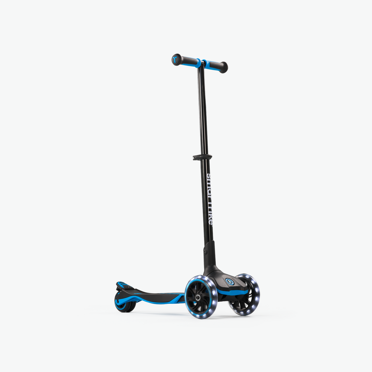 Trotinete Smartrike XTEND Scooter Azul vista de frente com rodas LED extra grandes