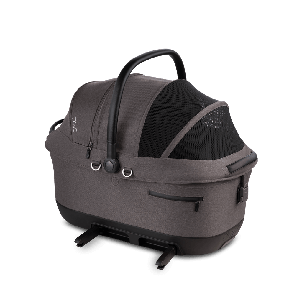 Transportador TAVO MAEVE WIND ISO6X Ashen em ângulo, fechado, com os encaixes ISOFIX estendidos