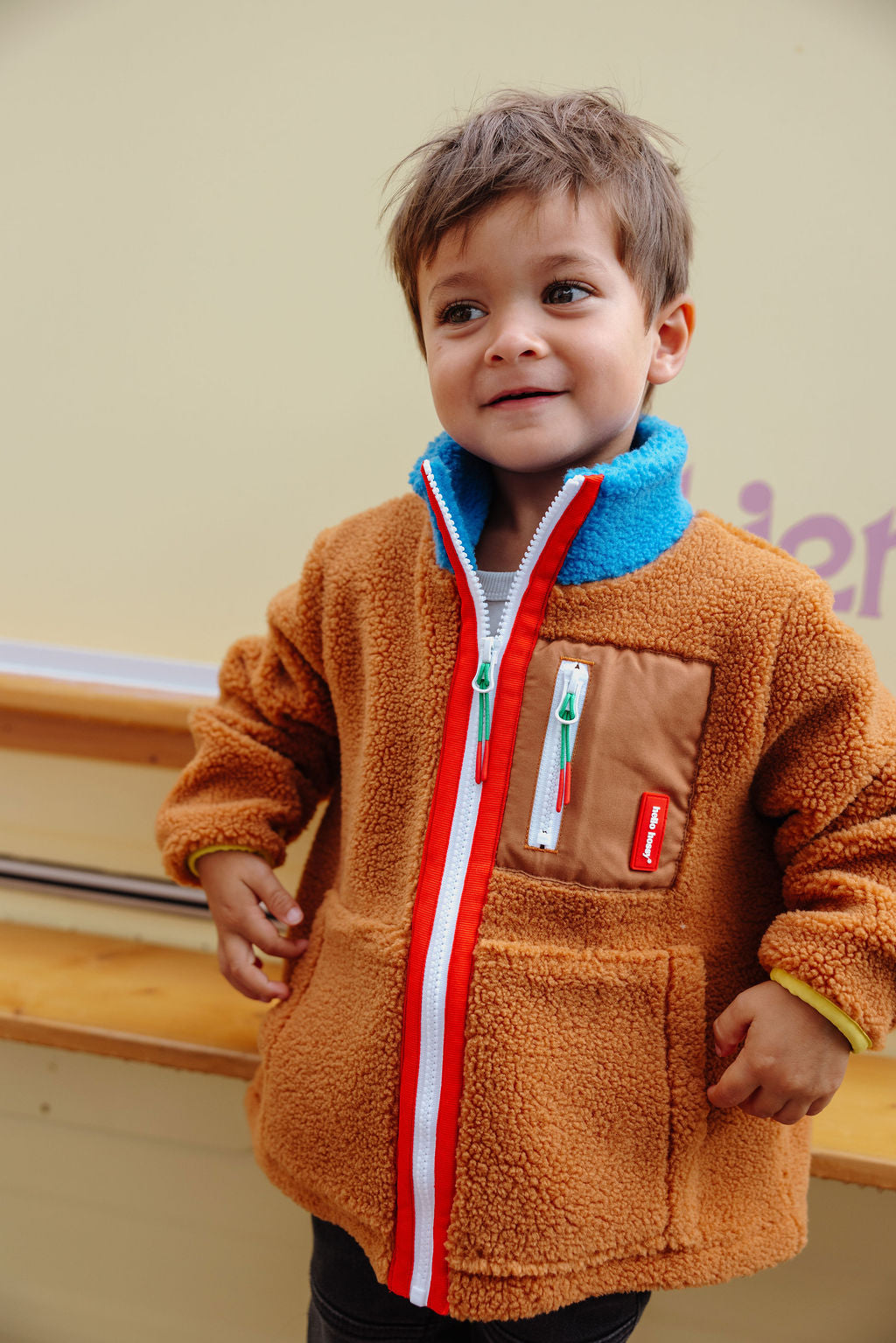 Veste polar Hello Hossy Blue Camel com forro polar, fecho de correr e bolso no peito, foto 7