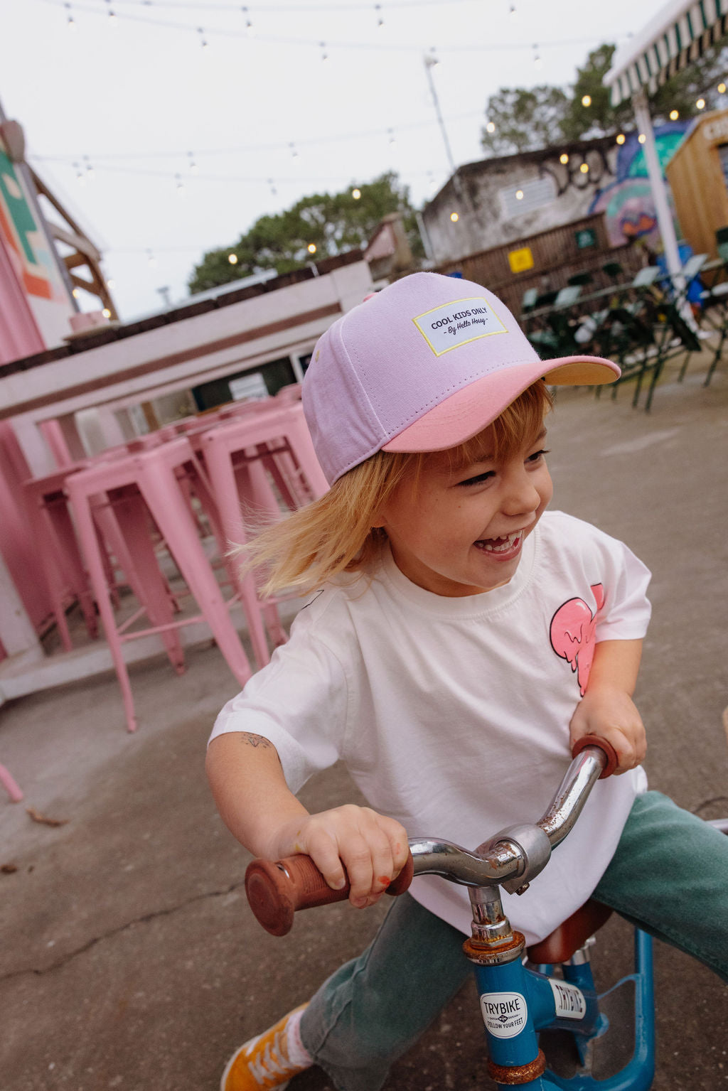 Boné trucker Hello Hossy Mini Purply com rede atrás, aba curva e fecho ajustável, imagem 2
