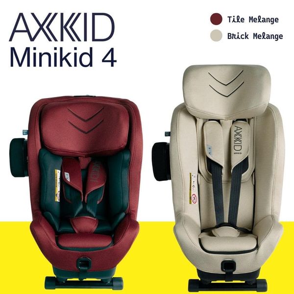 Duas cadeiras auto AXKID Minikid 4, uma em preto (Tat Black) e outra em cinza (Granite Melange), exibidas de frente.