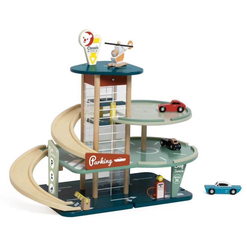 Classic World Parking Vintage, um parque de estacionamento de madeira com três níveis, rampas, elevador, gasolineira e um helicóptero no topo. Inclui três carros de madeira.