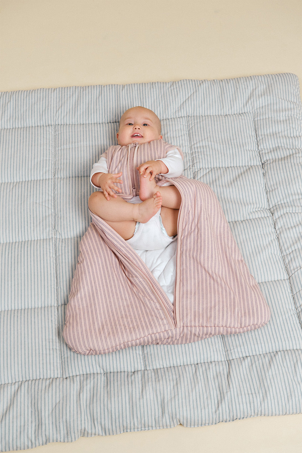 MolisandCo saco de dormir sem pés TOG 2.5 Navy and Pink Stripes