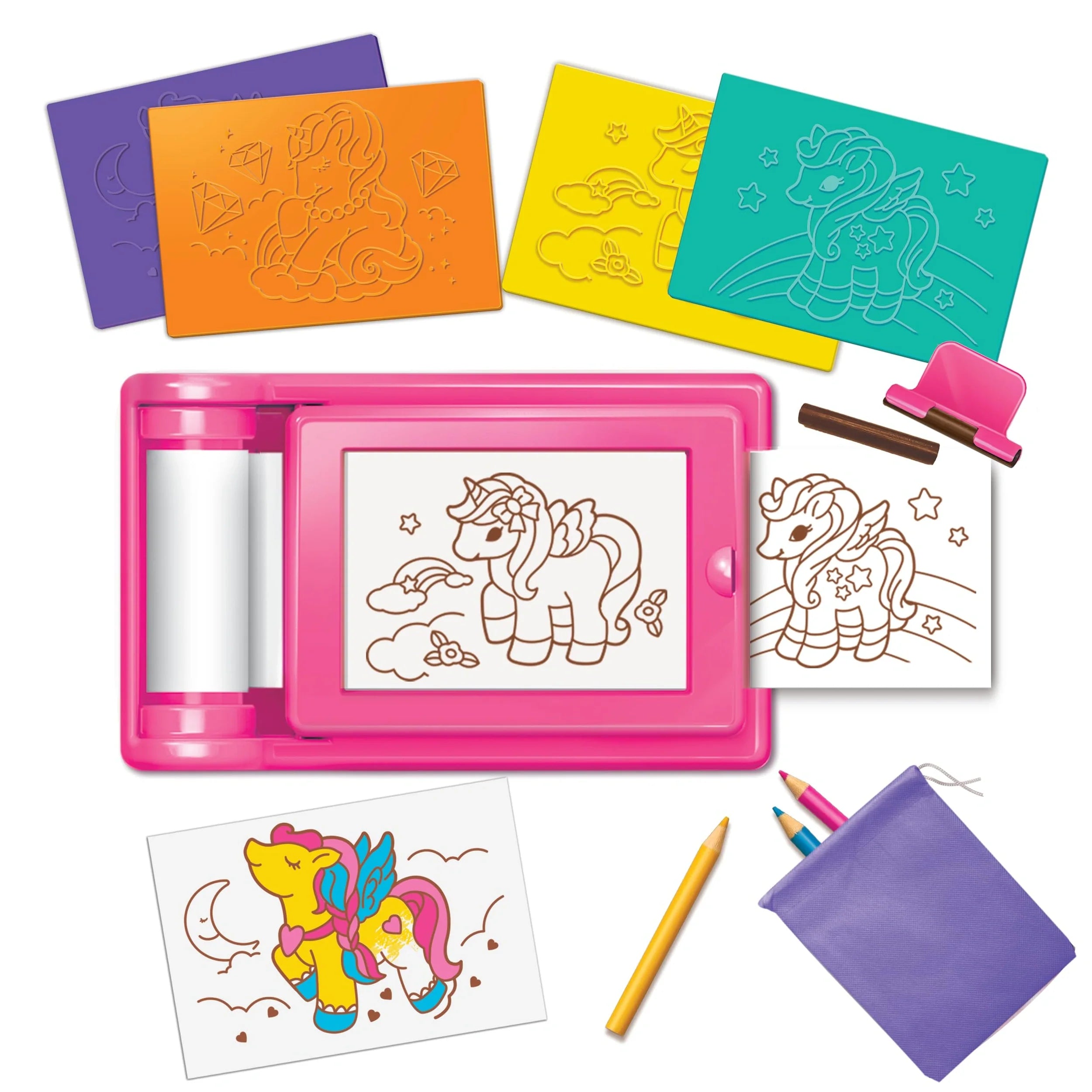 Conteúdo do kit Kidzmarkers Unicórnios espalhado, incluindo modelos, estúdio, lápis e desenhos prontos.