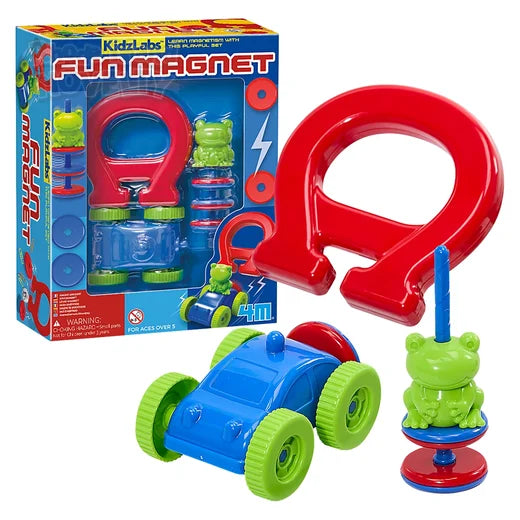 Kit Kidzlabs Imanes Divertidos com caixa azul e vermelha, íman em ferradura vermelho, carro de corrida azul e verde, e rã verde magnética em torre.