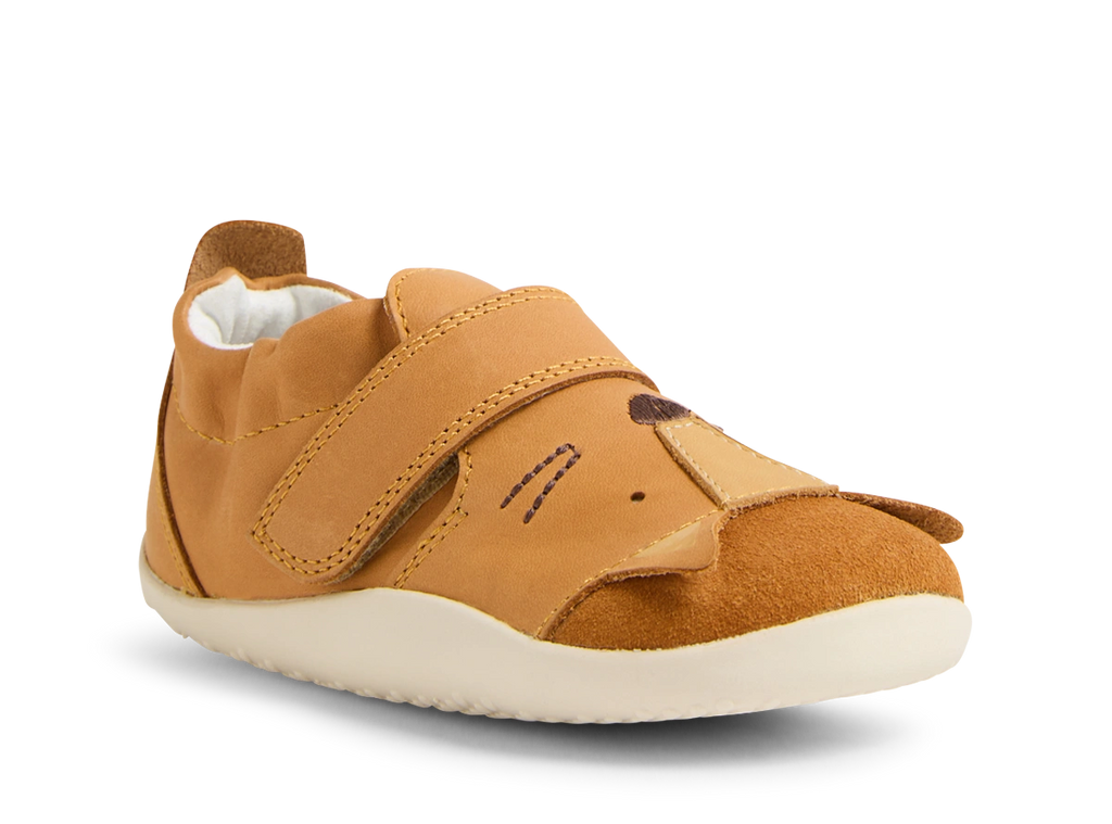 Sapato Bobux Xplore Rummage Pumpkin individual, com design de face de animal e fecho de velcro, visto de lado.