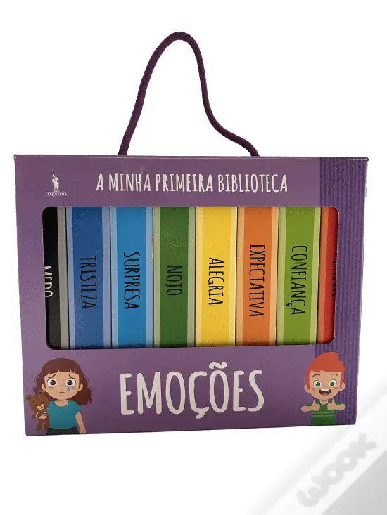 Conjunto de 5 livros infantis "A Minha Primeira Biblioteca - Emoções" em caixa roxa com alça, mostrando lombadas coloridas com títulos como Tristeza, Surpresa, Nojo, Alegria, Expectativa, Confiança. Ilustrações de uma menina triste e um menino feliz na base.