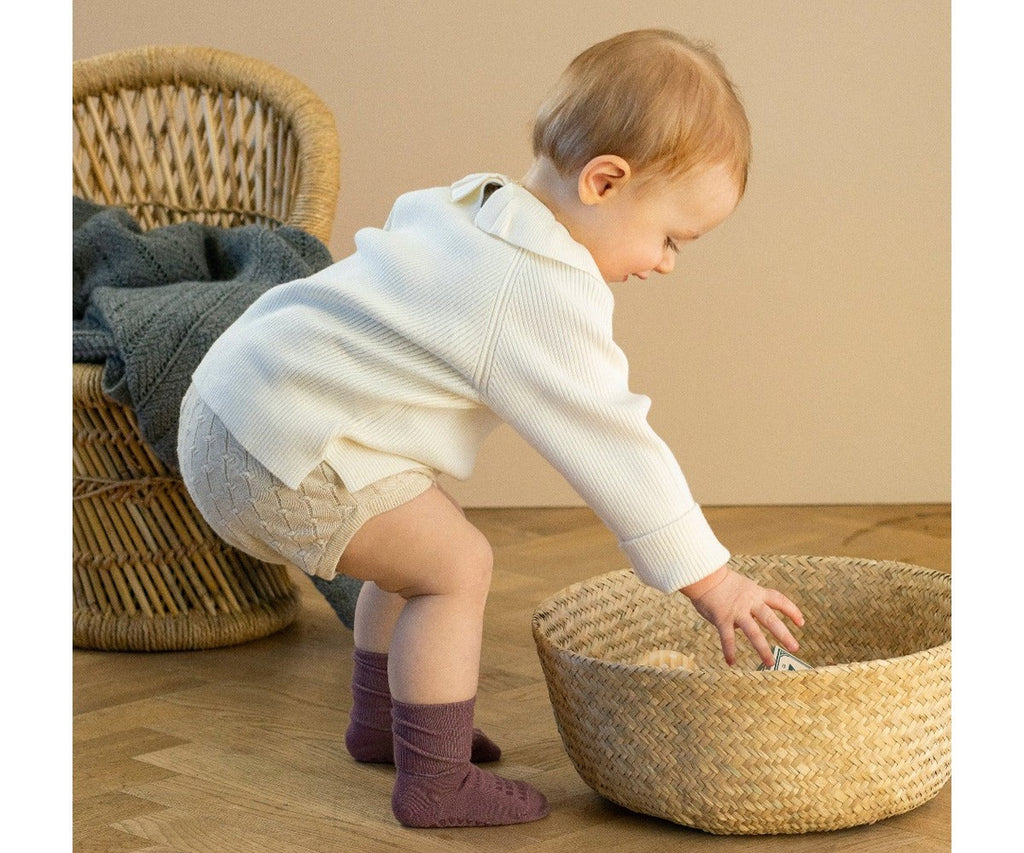 Pack de 3 pares de meias antiderrapantes GoBabyGo em viscose de bambu, cor lavanda com brilho, para bebé