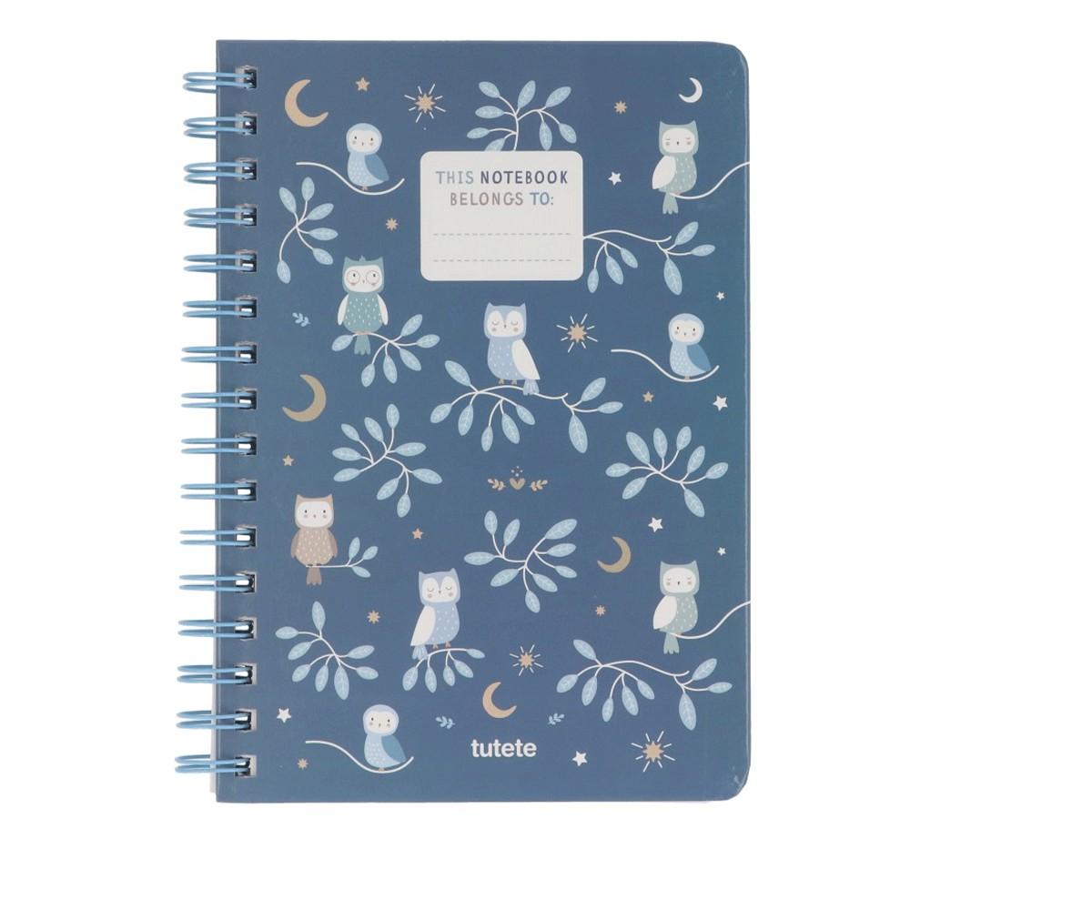 Caderno Escolar Tutete com capa azul escuro e padrão de corujas e ramos, com espiral.