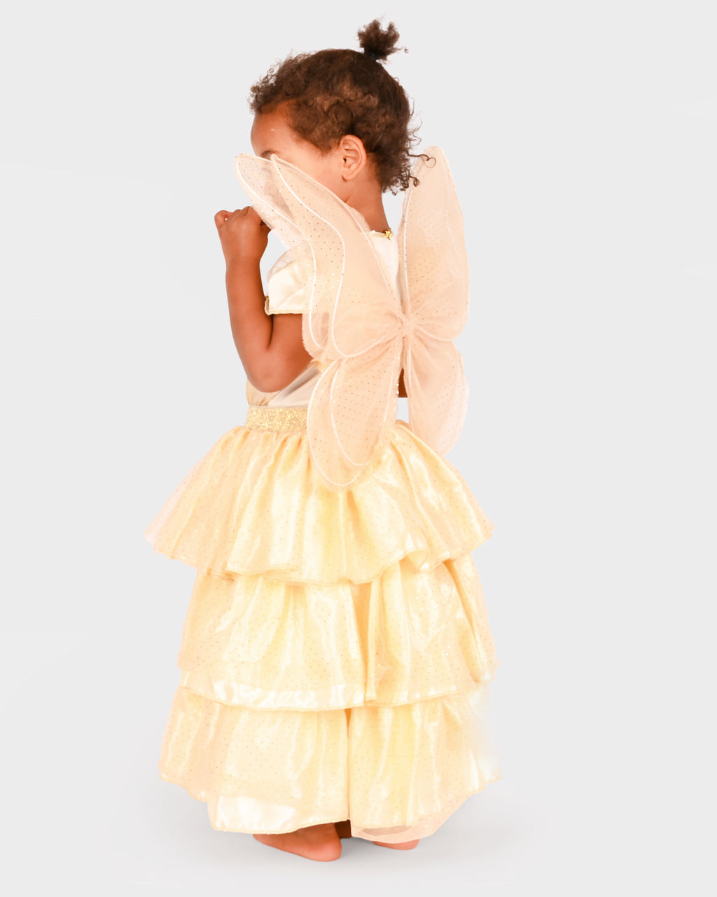 Conjunto de fada dourada da Den Goda Fen com vestido, asas e varinha, disfarce para menina
