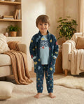 Robe roupão infantil Waterlemon Game Over azul-marinho com estampado de extraterrestres, vista de frente