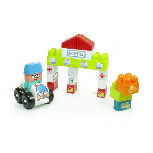 Conjunto Miniland Super Blocks Hospital montado, com edifício, carro de emergência e personagem.