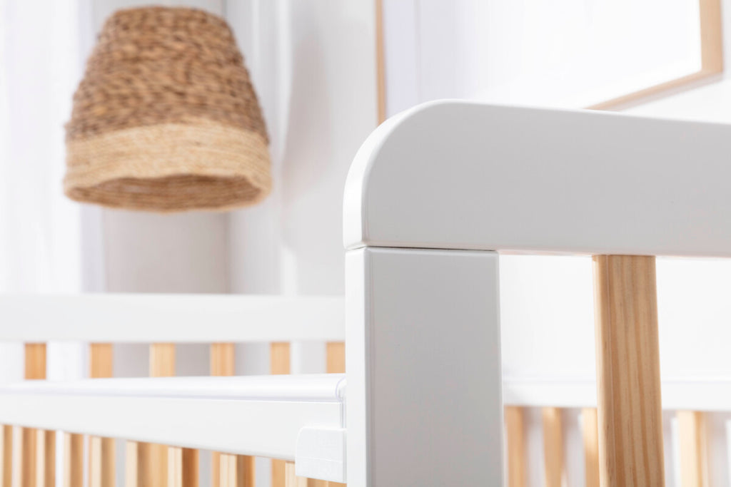 Bari Berço de bebé 120x60 com lateral rebatível Branco e natural da IKID, fotografia 5