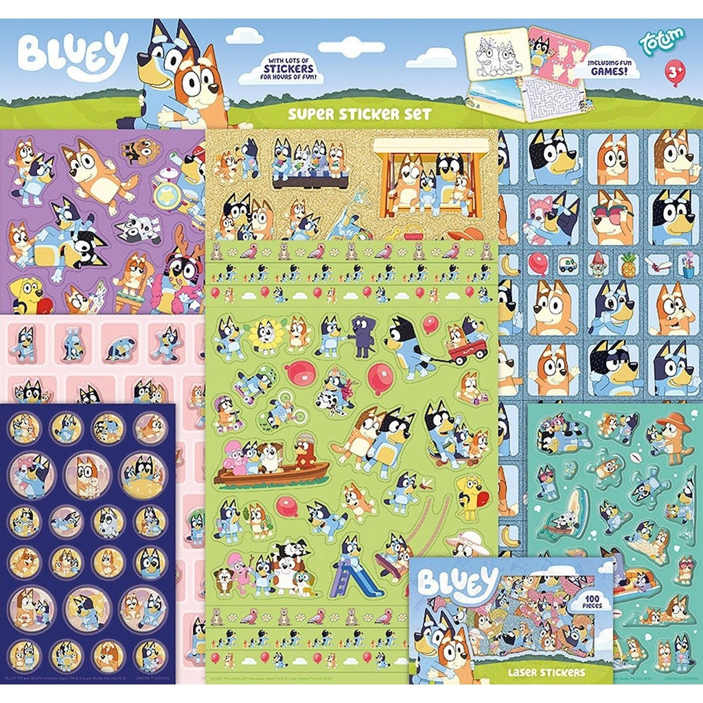 Vista geral do Totum Super Set de Autocolantes e Jogos Bluey, mostrando 500+ autocolantes e as cartas de atividades lúdicas.