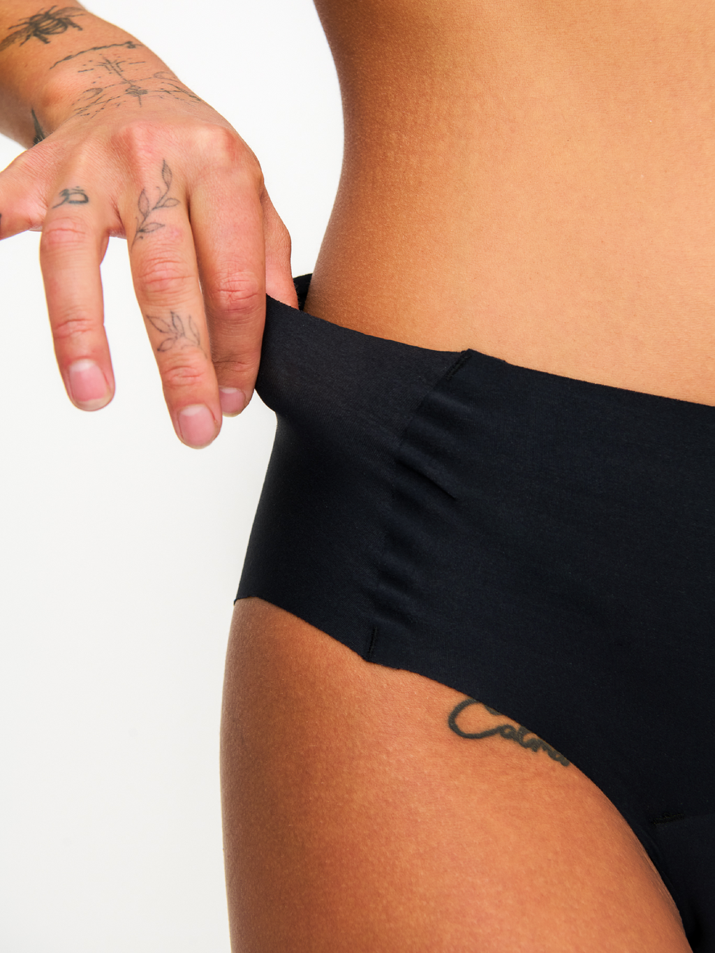 AllMatters ActiveMatters cueca menstrual de cintura alta preta