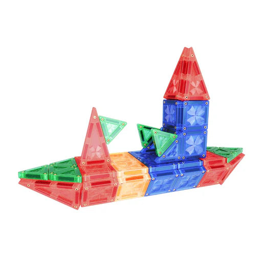 Construção de um barco colorido feita com as 28 peças magnéticas Clever Clixx, exibindo a versatilidade e as cores vivas.