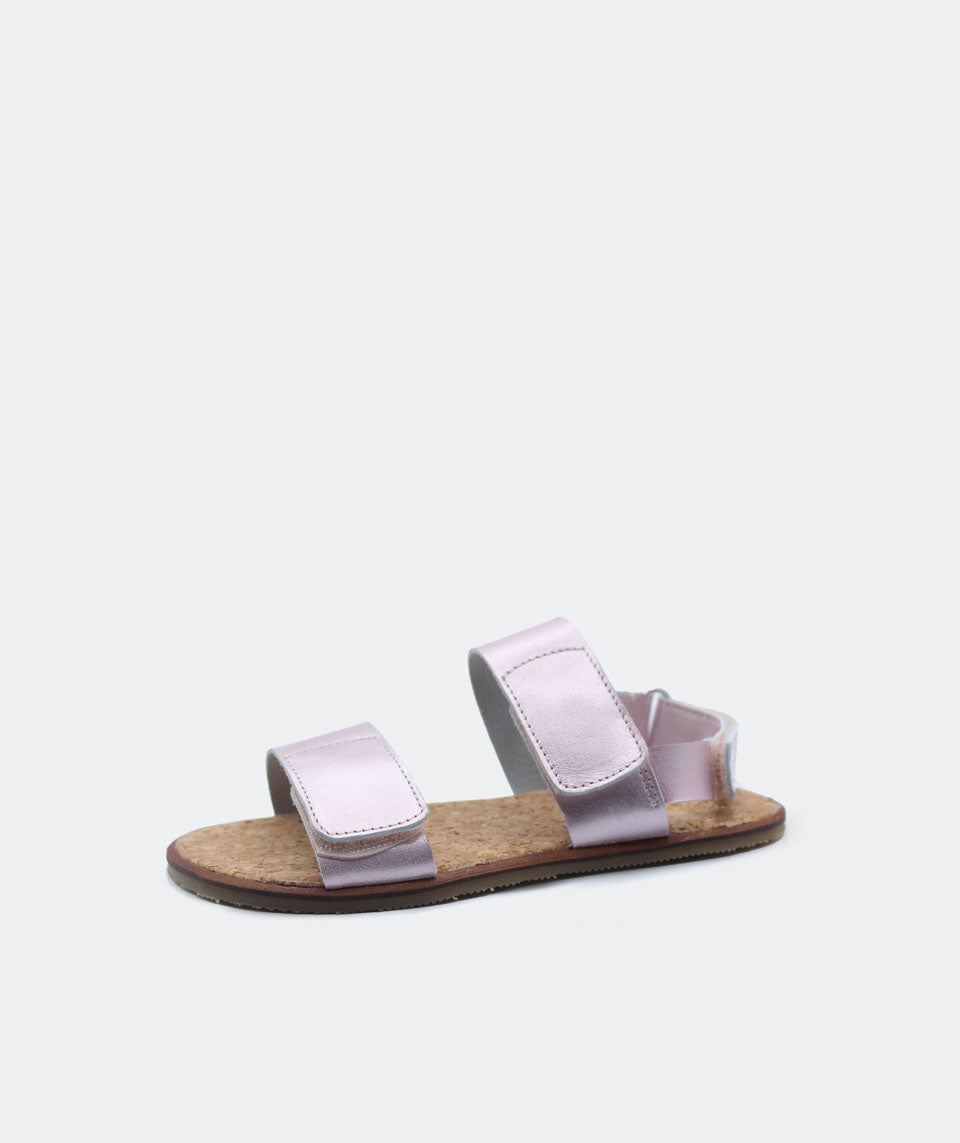 Sandália infantil bari cuarzo rosa sola castanha bari  de couro, modelo Blanditos, com fecho de velcro. Calçado respeitador barefoot.