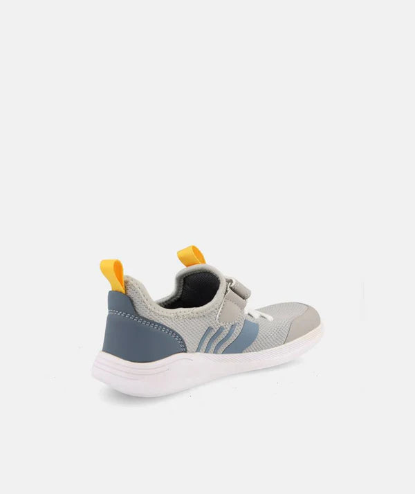 Sapatilha Blanditos Crono Gris, desportivo vegano barefoot, vista lateral oposta, com detalhes do design e sola fina.
