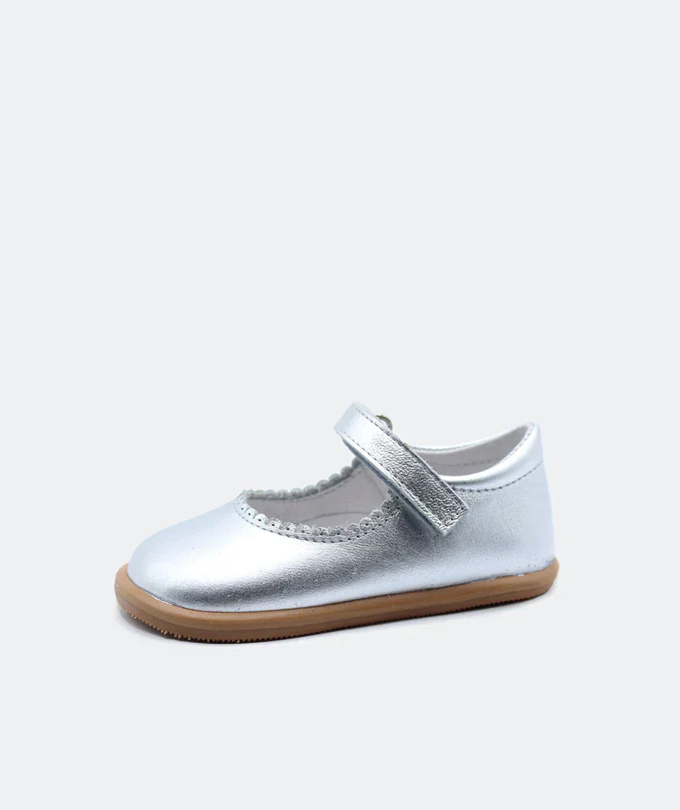 Sandália Chloe Plata da marca blanditos Barefoot, prateado