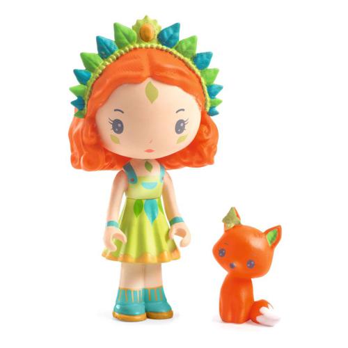Figura da boneca Djeco Tinyly Sylvia com coroa de folhas e o seu adorável animal de estimação, a Raposa, em fundo branco.