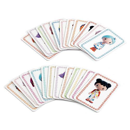 Conjunto de cartas do jogo Mini Mistrigri abertas em leque, revelando as diversas e coloridas ilustrações de personagens.
