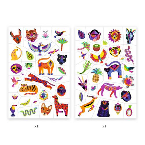 Duas folhas completas das Djeco 50 Tatuagens Beleza Selvagem - Efeito Metalizado, exibindo em detalhe todos os designs coloridos de animais e elementos selvagens com brilho metalizado.