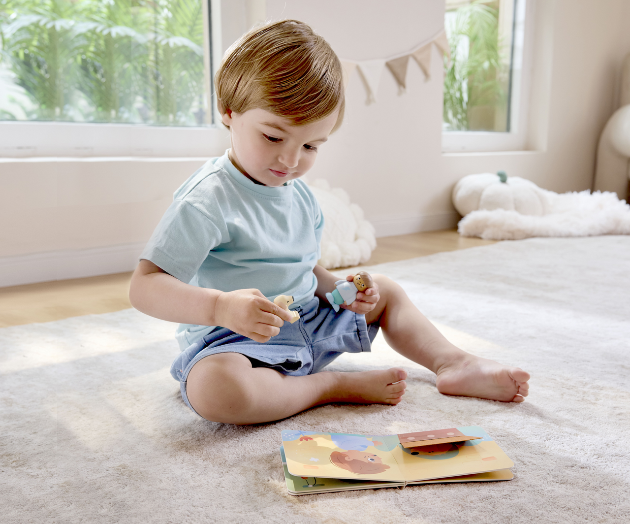 Hape Libro y Muñecos - Hapeland Dogs New Friend